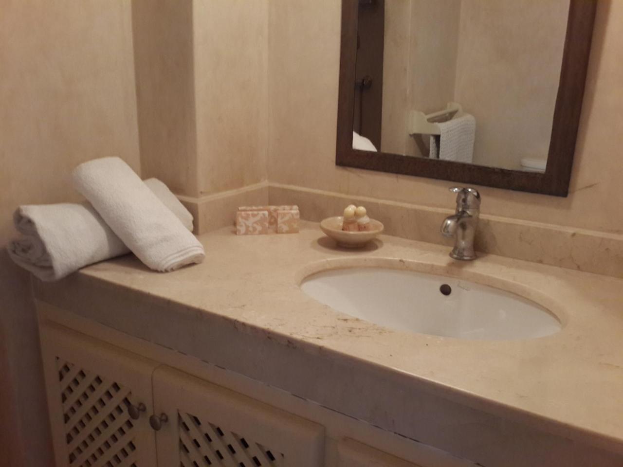 Parfums D'Etoiles Hotel Aguerd  Buitenkant foto